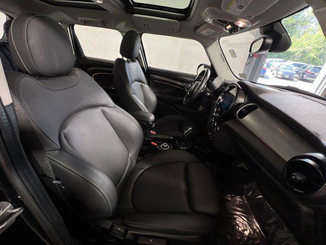 Photo of 2024 Black MINI Hardtop