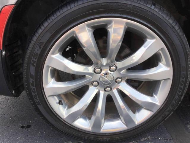 Photo of 2019 Gray Chrysler 300