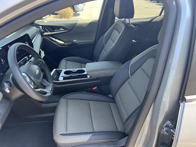 Photo of 2025 Gray Chevrolet Equinox