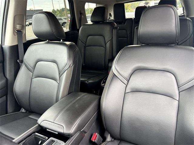 Photo of 2024 Gray Nissan Pathfinder
