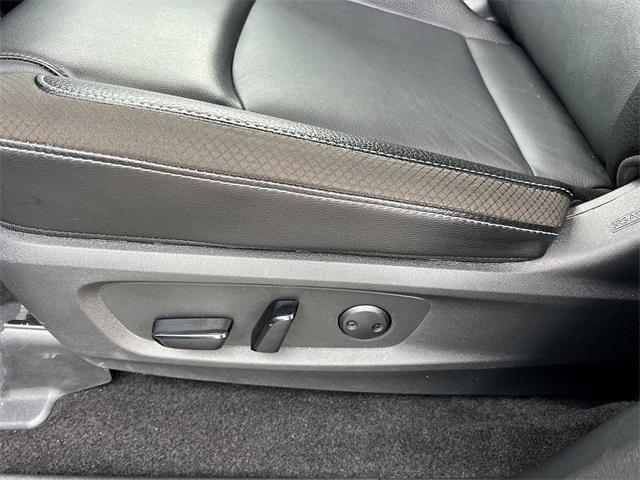 Photo of 2024 Gray Nissan Pathfinder