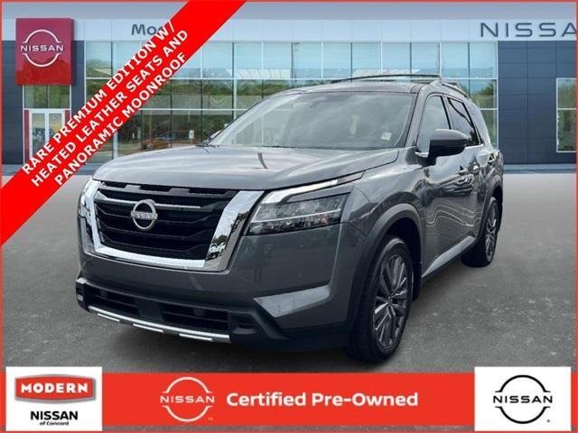Photo of 2024 Gray Nissan Pathfinder