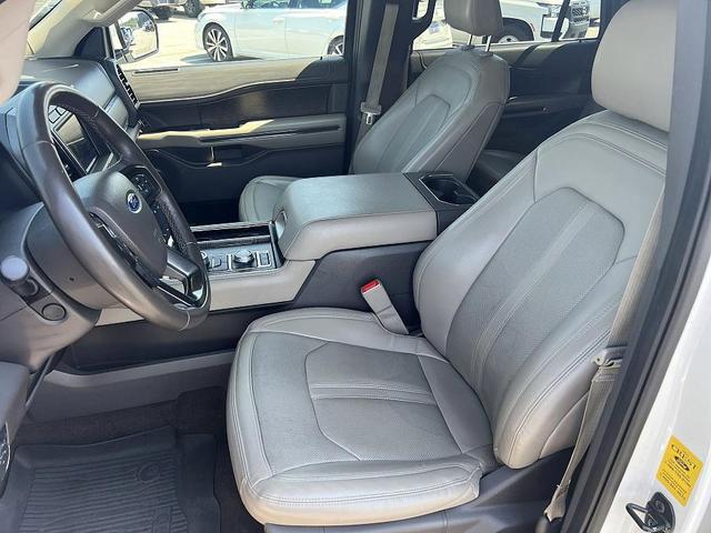 Photo of 2021 White Ford Expedition