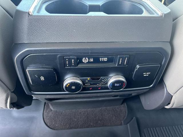 Photo of 2021 White Ford Expedition