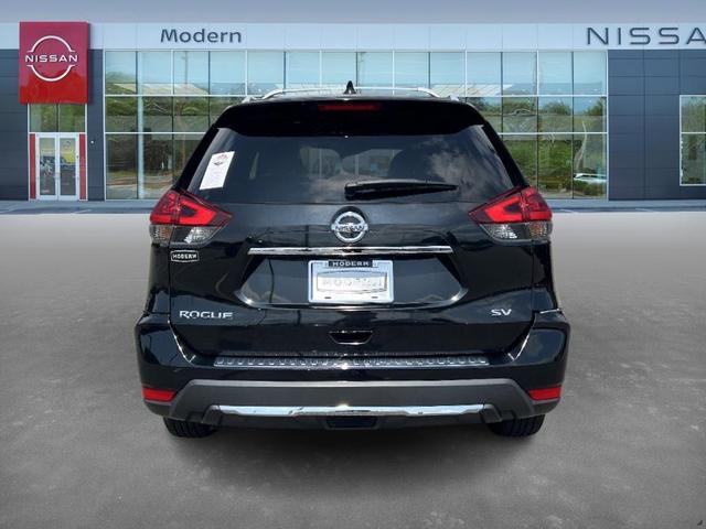 Photo of 2018 Magnetic Black Nissan Rogue