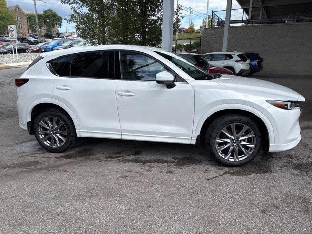 Photo of 2025 White Mazda CX-5