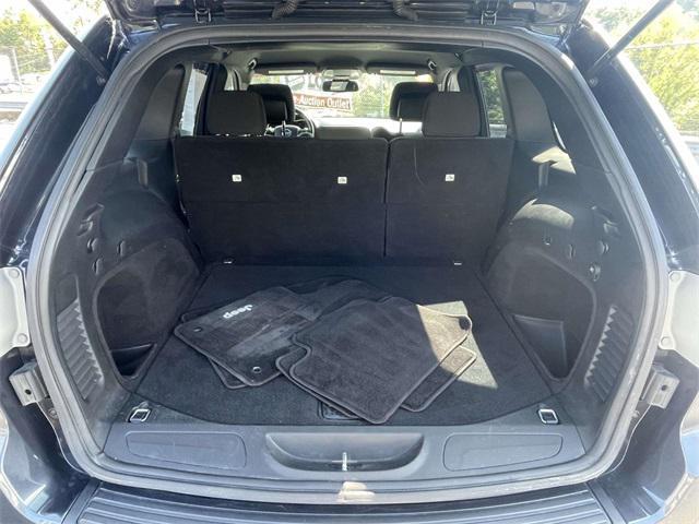 Photo of 2014 Gray Jeep Grand Cherokee