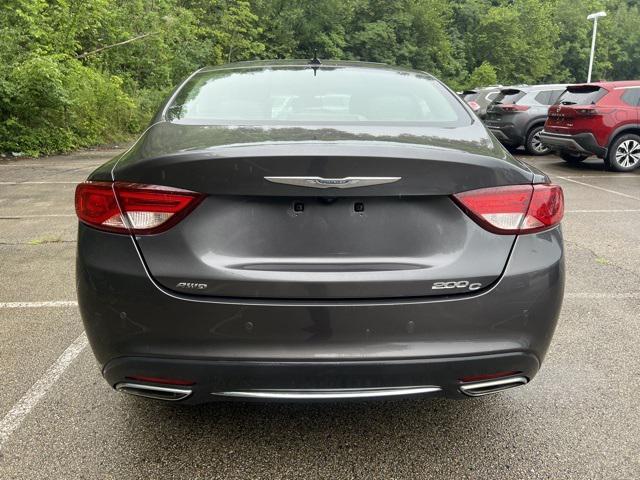 Photo of 2016 Gray Chrysler 200