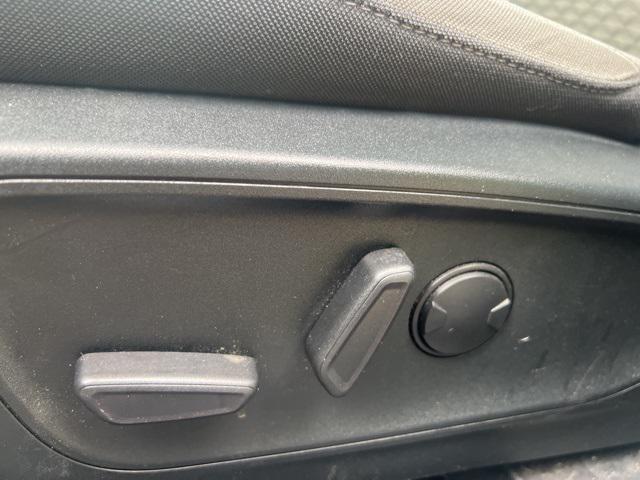 Photo of 2022 Blue Ford Escape