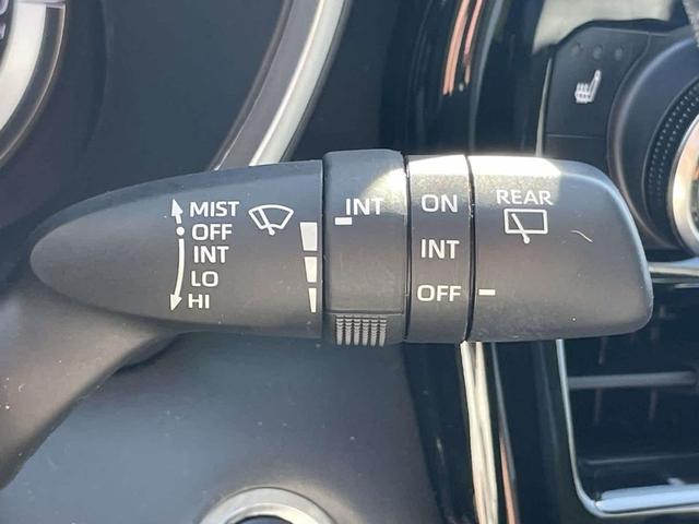 Photo of 2022 Moon Dust Toyota Highlander
