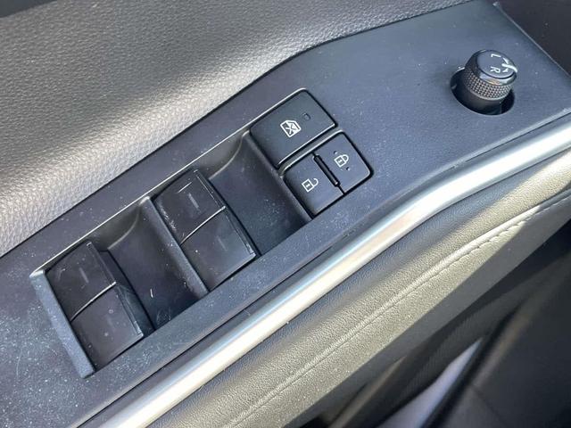 Photo of 2022 Moon Dust Toyota Highlander