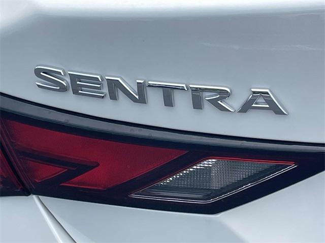 Photo of 2025 White Nissan Sentra