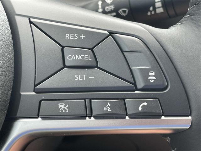 Photo of 2025 White Nissan Sentra