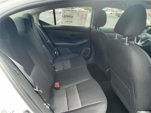 Photo of 2025 White Nissan Sentra