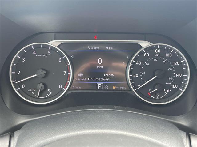 Photo of 2025 White Nissan Sentra