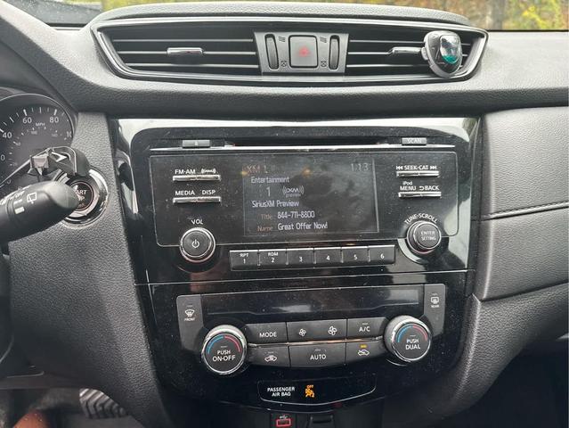 Photo of 2017 Magnetic Black Nissan Rogue