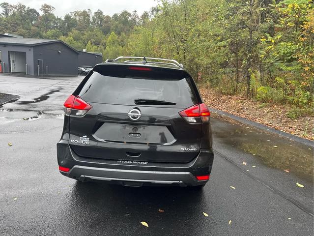 Photo of 2017 Magnetic Black Nissan Rogue