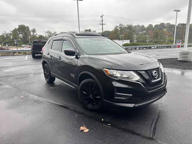Photo of 2017 Magnetic Black Nissan Rogue