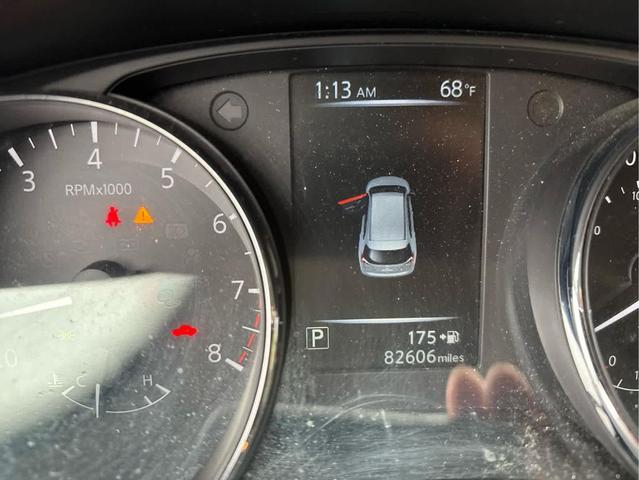 Photo of 2017 Magnetic Black Nissan Rogue