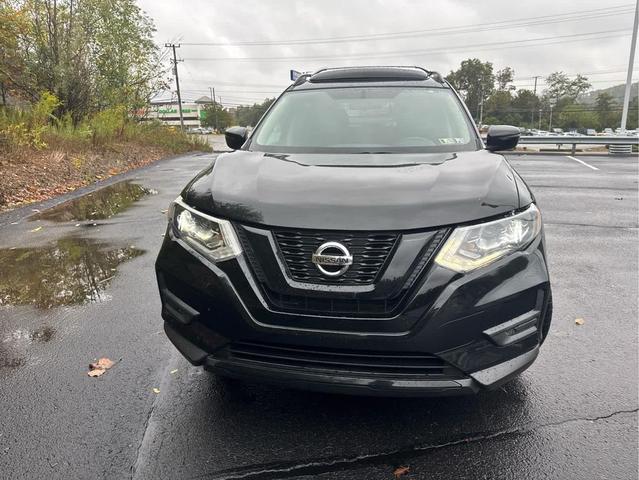 Photo of 2017 Magnetic Black Nissan Rogue