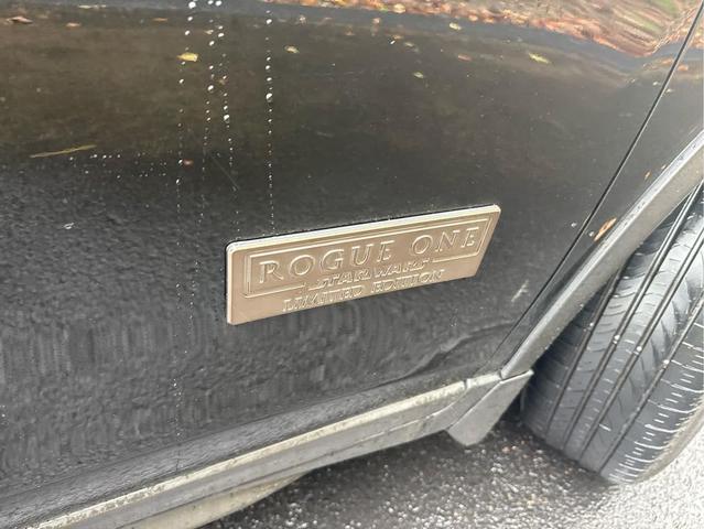 Photo of 2017 Magnetic Black Nissan Rogue