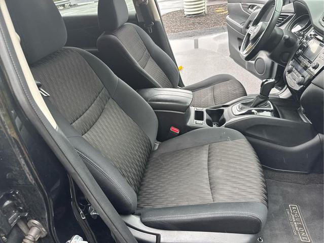 Photo of 2017 Magnetic Black Nissan Rogue