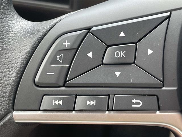 Photo of 2025 White Nissan Versa