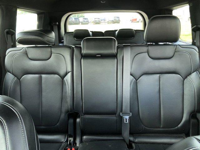 Photo of 2022 Silver Zynith Jeep Grand Cherokee L
