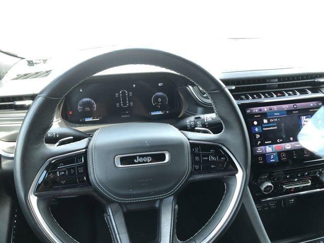 Photo of 2022 Silver Zynith Jeep Grand Cherokee L
