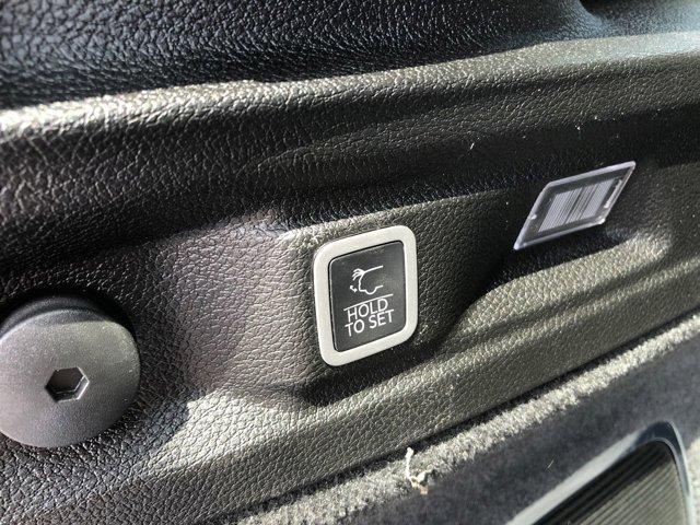 Photo of 2022 Silver Zynith Jeep Grand Cherokee L