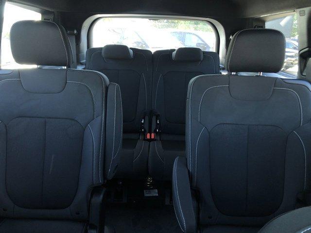 Photo of 2025 Bright White Clearcoat Jeep Grand Cherokee L