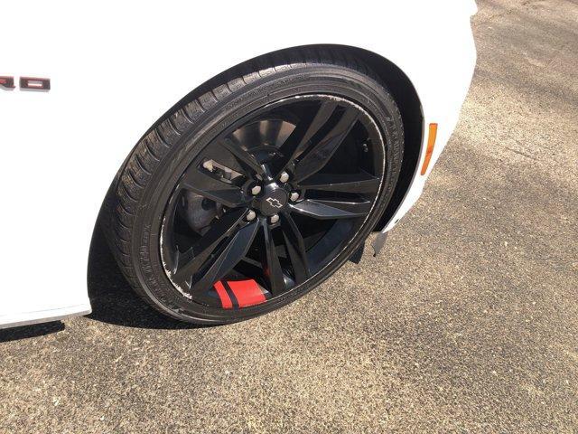 Photo of 2021 Summit White Chevrolet Camaro