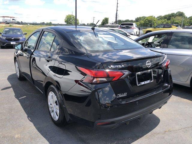 Photo of 2023 Black Nissan Versa