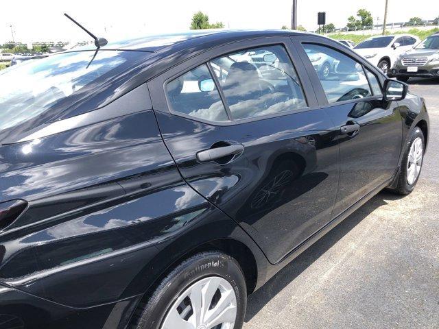 Photo of 2023 Black Nissan Versa