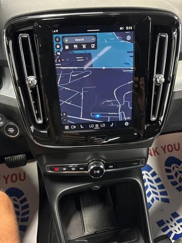 Photo of 2025 Crystal White Pearl Volvo XC40