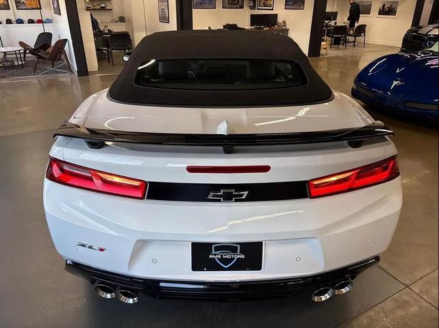 Photo of 2018 Summit White Chevrolet Camaro