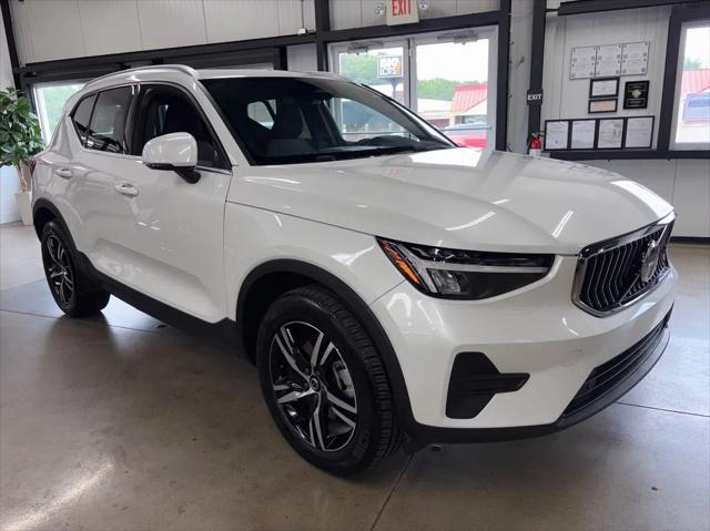 Photo of 2025 Crystal White Pearl Volvo XC40
