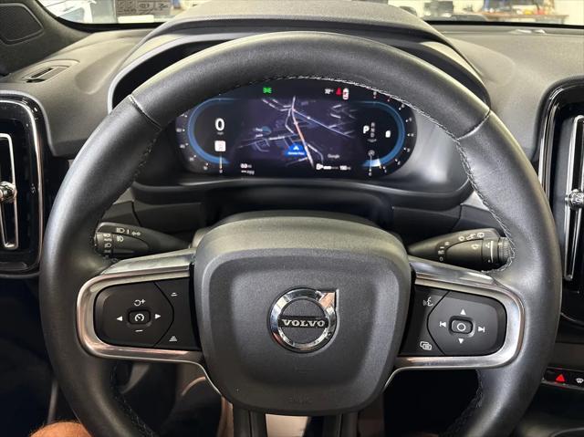 Photo of 2025 Crystal White Pearl Volvo XC40