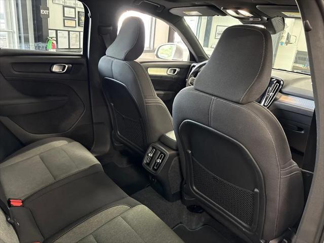 Photo of 2025 Crystal White Pearl Volvo XC40