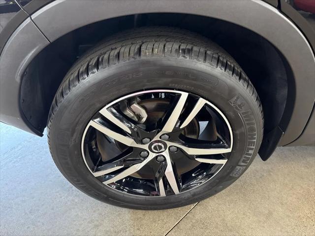 Photo of 2025 Onyx Black Metallic Volvo XC40