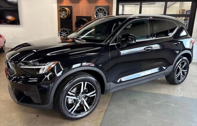 Photo of 2025 Onyx Black Metallic Volvo XC40