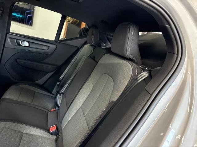 Photo of 2025 Silver Volvo XC40