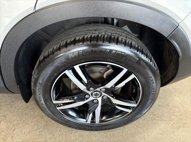 Photo of 2025 Silver Volvo XC40