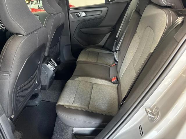 Photo of 2025 Silver Volvo XC40