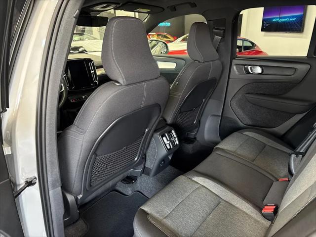 Photo of 2025 Silver Volvo XC40