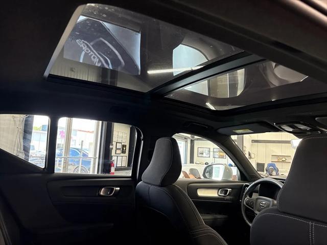 Photo of 2025 Silver Volvo XC40