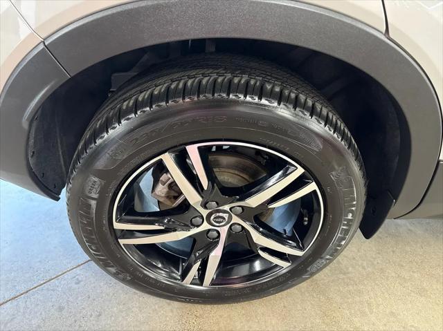 Photo of 2025 Silver Volvo XC40