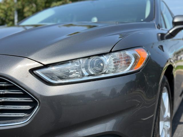 Photo of 2016 Gray Ford Fusion