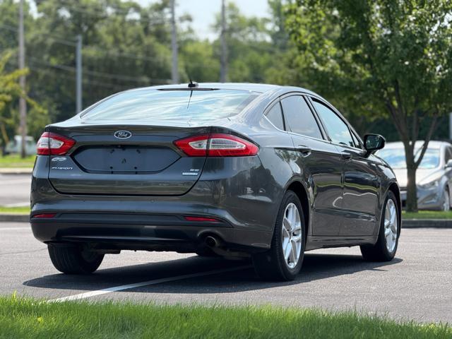 Photo of 2016 Gray Ford Fusion
