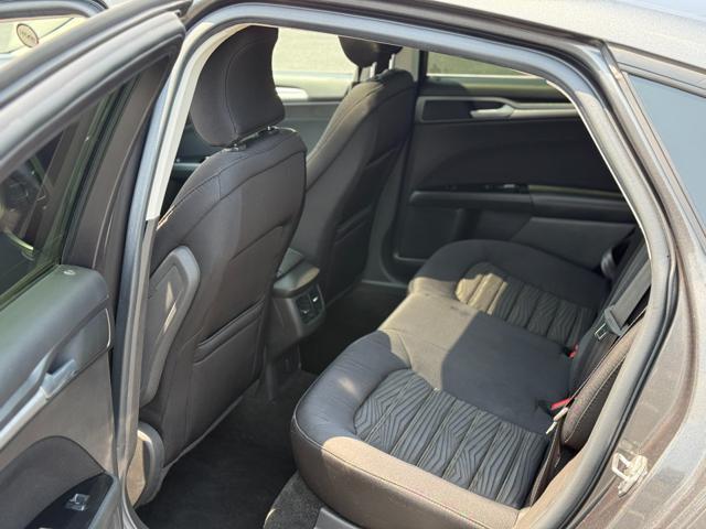 Photo of 2016 Gray Ford Fusion